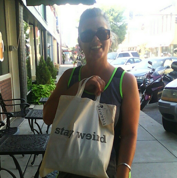 Meet your Posher, Sonia - Picture 2 of 4